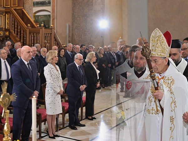 الراعي في عيد مار مارون بحضور الرؤساء الثلاثة: نصلّي لتتمكّن السلطات من حصر السلاح وتطبيق وقف إطلاق النار والقرار 1701