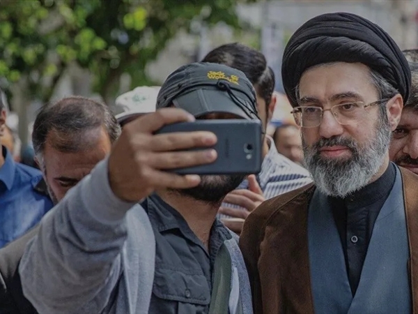 تقرير: خامنئي ونجله ضمن "بنك أهداف" محتمل حال ضرب إيران