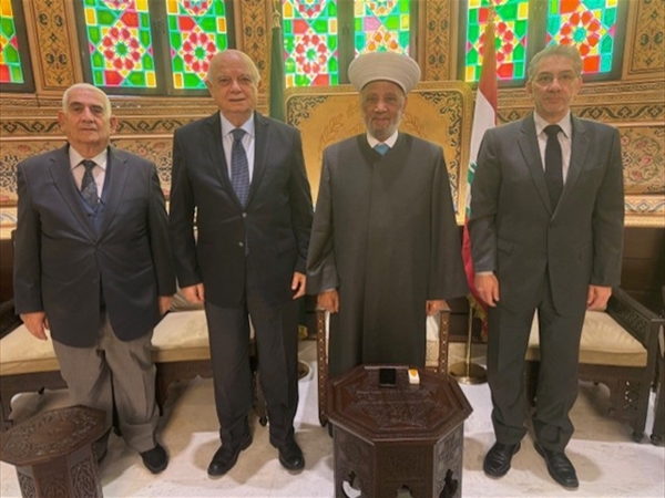 المفتي دريان استقبل سلام ومنيمنة وصفير وتسلَّم من وفد «القوات اللبنانية» دعوة لإفطار معراب