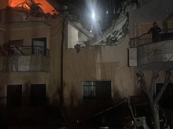 مشاهد للمبنى المستهدف في بلدة تمنين التحتا -رياق