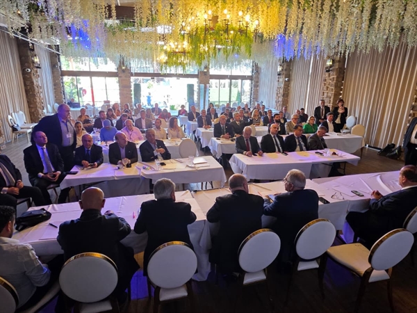 وجهان متقابلان لعملةٍ واحدة