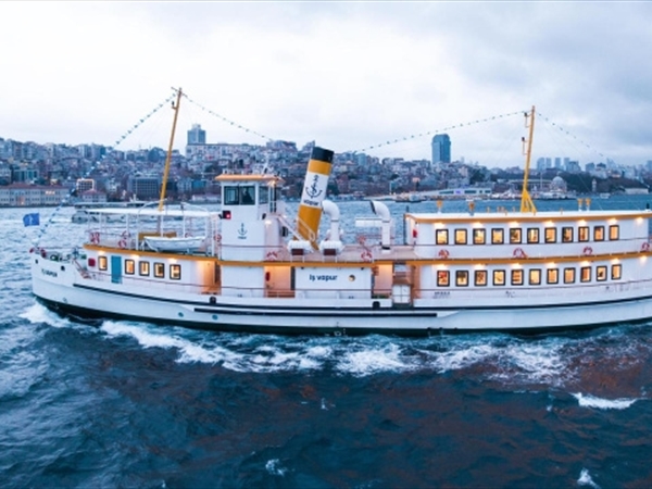 أوّل "بنك" عائم.. في وسط البحر!