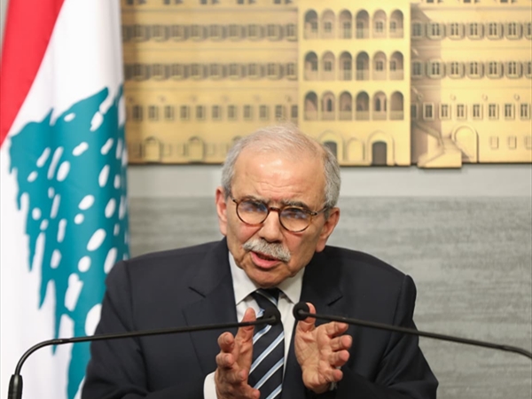 رئيس الحكومة مفنِّداً أسباب الزيادة على البنزين و TVA وينتقد الشعبوية