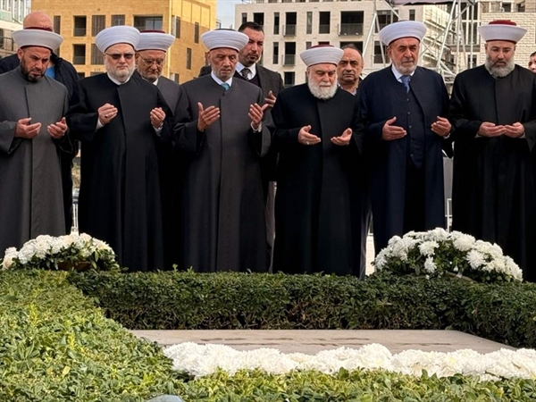 المفتي دريان عند ضريح الحريري: لن ينسى اللبنانيون هذا الزمن الجميل