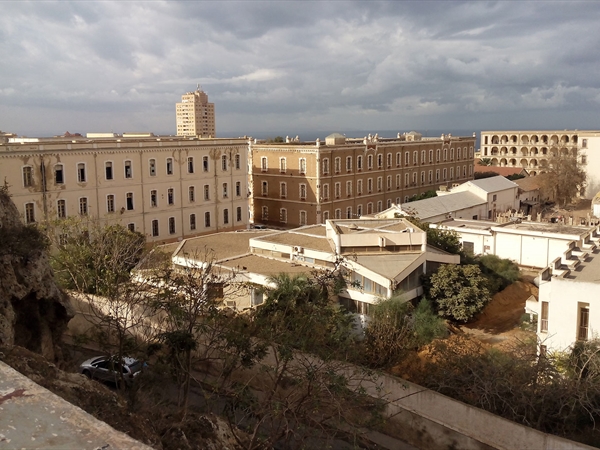 فنّان الأجواء المتوسّطيّة المسكون بمستغانم الجزائريّة