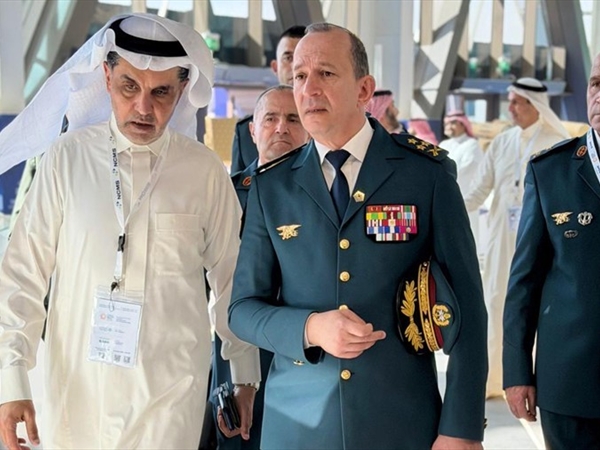 قائد الجيش زار السعودية واطَّلع على أحدث التقنيات في مجال صناعة الدفاع والأمن
