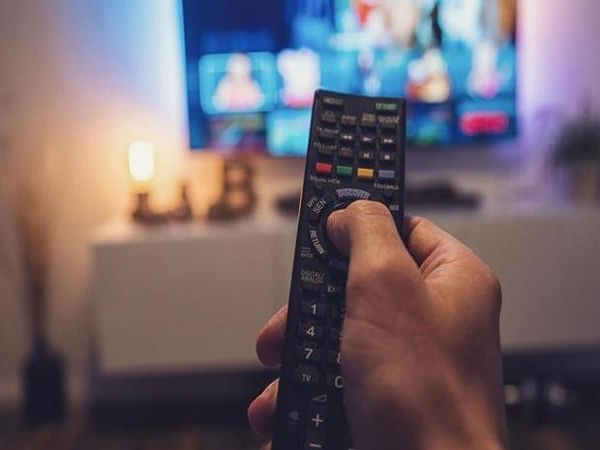 لماذا تغيب الأفلام وتحضر المسلسلات على شاشاتنا؟