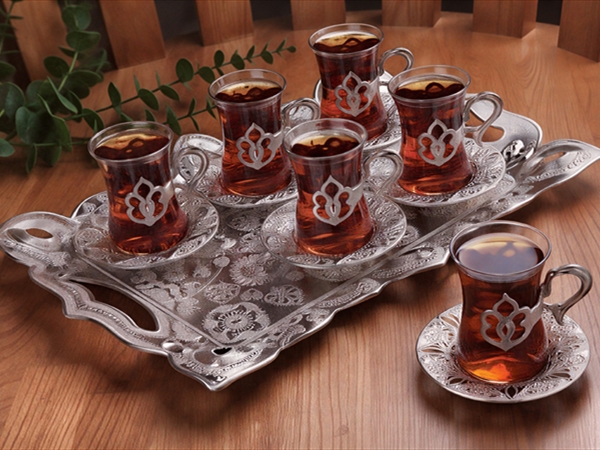 «وين الشاي يا حجّة»!