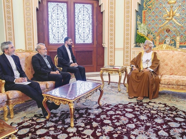 لاريجاني في عُمان ومعه الردّ الإيراني بانتظار تحديد موعد الجولة الثانية