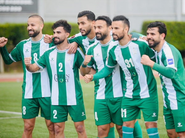 الانصار يستعيد لغة الفوز ويفطر بشهية على شباك الساحل معززاً [...]