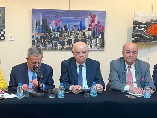 أربعة أصوات في ندوة «النادي الثقافي العربي» بذكرى استشهاد الحريري: مصير لبنان لن يُحسم في العواصم بل في قدرته على استعادة معنى الدولة