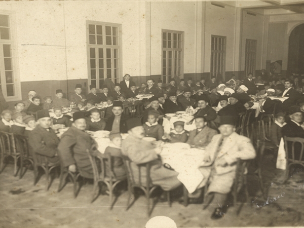 إفطارات دار الأيتام الإسلامية... ريادةٌ مبكرة في تعميم ثقافة الخير المجتمعي