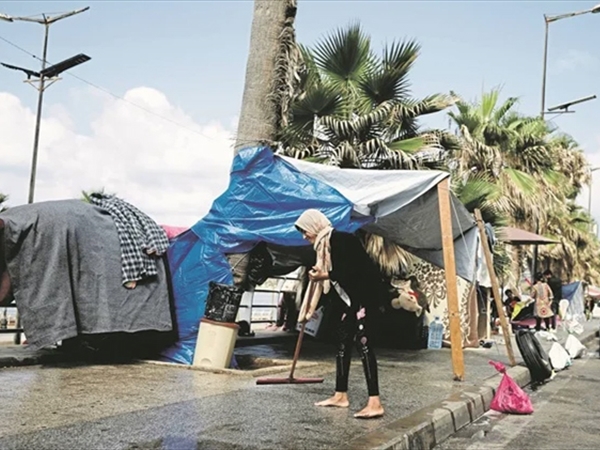 النزوح وانعكاساته الصحية: غياب المياه والنظافة قد يهدّد بانتشار الأمراض [...]