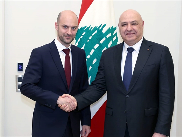 باريس «ساعي بريد» متعثّر.. زيارة وزير خارجيتها استكمال لـ «البروباغندا الإيمانويلية»