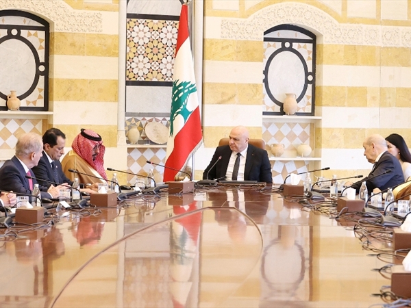 " اللجنة الخماسية" من بعبدا:  على الجيش التصرف حيال سلاح الحزب