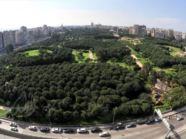 سيرةُ الفرحِ البيروتي حين كان العيدُ يجمعُ الشمل: من تعزيلة البيوت وعمق المعمول إلى زحمة الأسواق وصلاة الجامع العمري وكرنفال الحرش