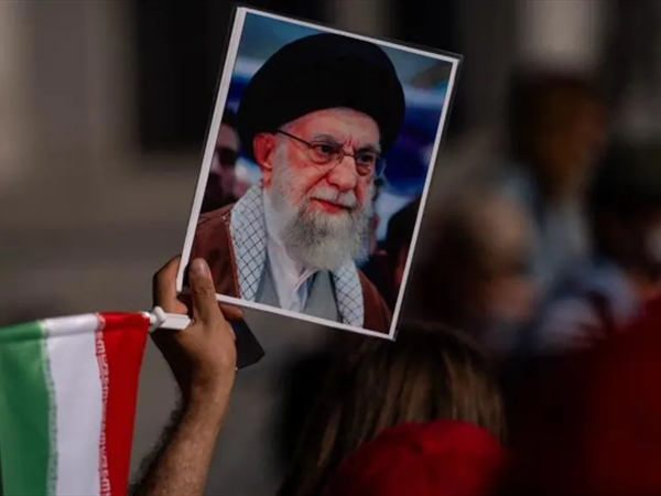 اختيار المرشد الجديد بعد تشييع خامنئي