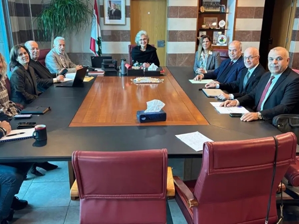 كرامي تسلَّمت من رئيسة المركز التربوي للبحوث مسودة مشروع مرسوم المناهج التربوية الجديدة