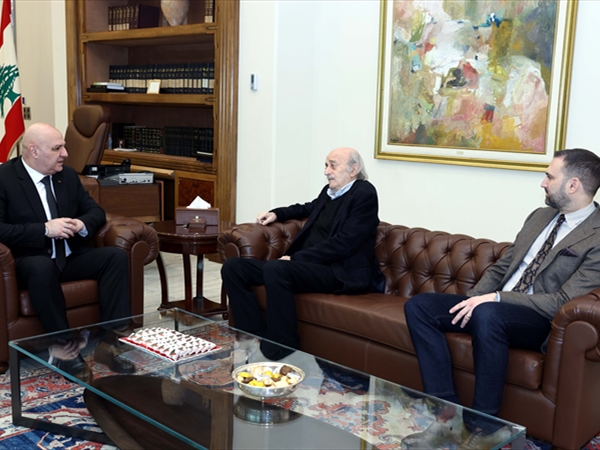 جنبلاط في بعبدا رافضاً التهجُّم على الجيش: خطاب القسم منطلق للتفاوض إذا دعت الحاجة