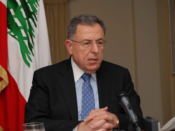 السنيورة: نسف إسرائيل الجسور مؤشر إلى مخططات خطيرة