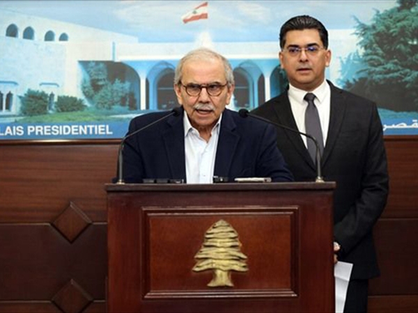 حظر نشاطات حزب الله الأمنية والعسكرية وتوقيف المخالفين