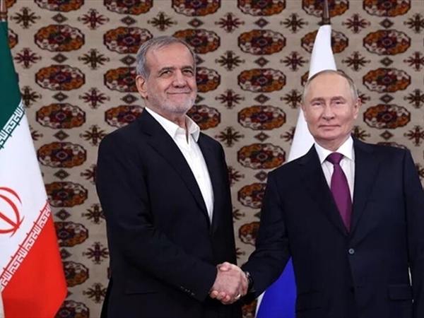 محادثة هاتفية مهمَّة بين بوتين و بزشكيان