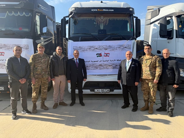 وصول 25 شاحنة أردنية تحمل مساعدات للبنان .. وبلدية بيروت: [...]