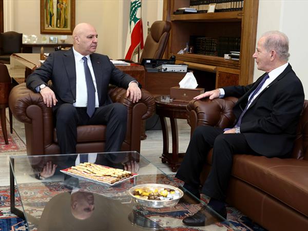 عون يطلب تدخّل واشنطن لوقف الاعتداءات الإسرائيلية على لبنان وزحمة دبلوماسيين في بعبدا معلنين تأييد بلادهم لقرارات الحكومة