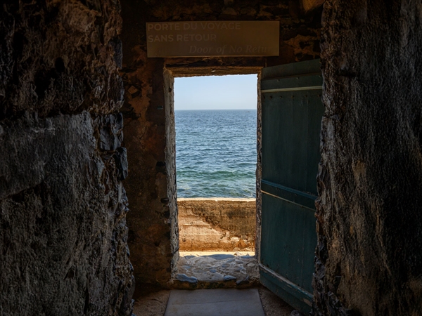 الهوية وأدب المنفـى