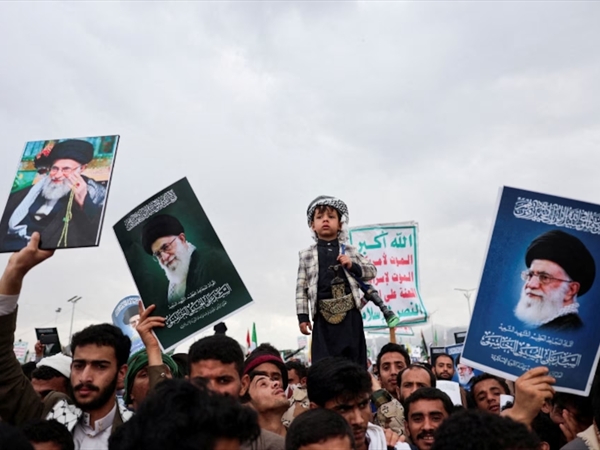 الحوثيون يلوِّحون باستعدادهم لمساندة إيران