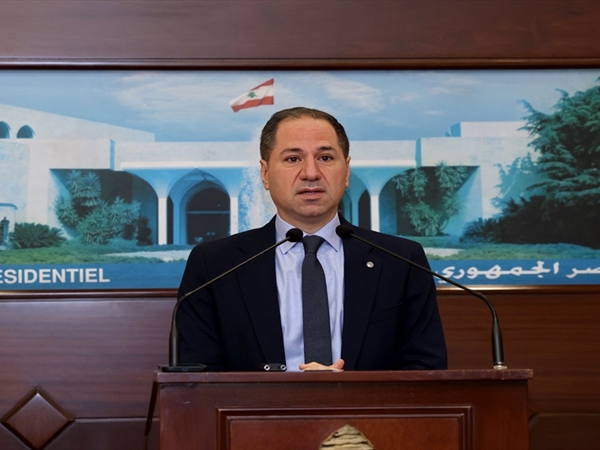 الجميل يرحب بقرار طرد السفير الإيرانيّ.. ويشكر حزب الله!