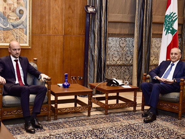 بارو جال على المسؤولين في رسالة دعم فرنسية: تأييد للقرارات الحكومية ومساعٍ لوقف التصعيد