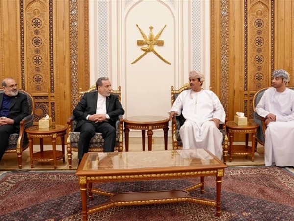 وصول عراقجي الى مسقط