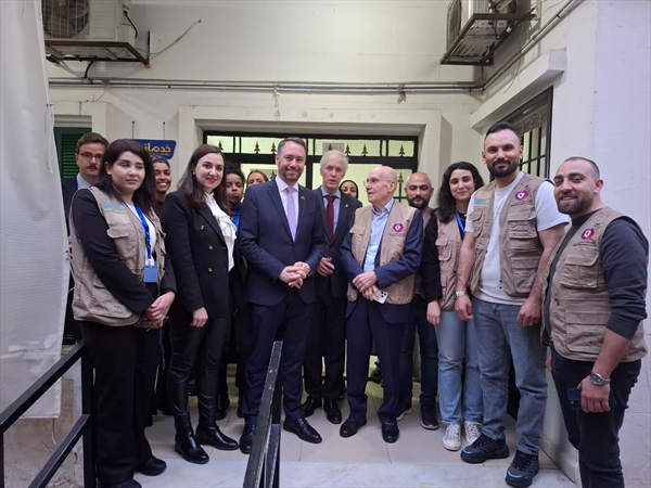 وزير خارجية بلجيكا في قلب بيروت تضامنًا مع الناس خلال زيارة تفقدية لمؤسسة عامل