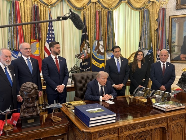 المفاوضات المباشرة في ضيافة ترامب: تمديد وقف النار ووقف التفجيرات