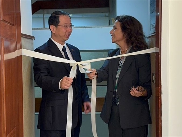 وزيرة السياحة افتتحت قاعة الاجتماعات في مبنى الوزارة وثمَّنت دور [...]