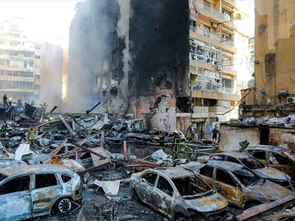 من إعلام العدو: مشاهد عار من غارات العشرة دقائق التي [...]