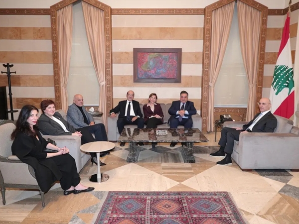 الحجار بحث مع النائبين الصمد والبعريني وهيئة الإشراف على الانتخابات [...]