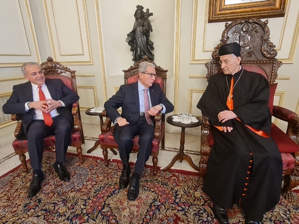 وديع الخازن زار برفقة نجله البطريرك الراعي معايدا بالفصح