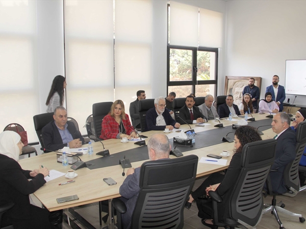 مؤسَّسة الحريري تناقش مع جامعات صيدا تحديات الحرب ودمج الذكاء [...]