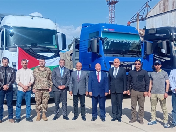 وصول القافلة الثانية من المساعدات الأردنية إلى المصنع