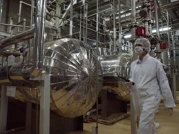 من إعلام العدو: دفن اليورانيوم المخصَّب في أصفهان بدل تحمُّل [...]