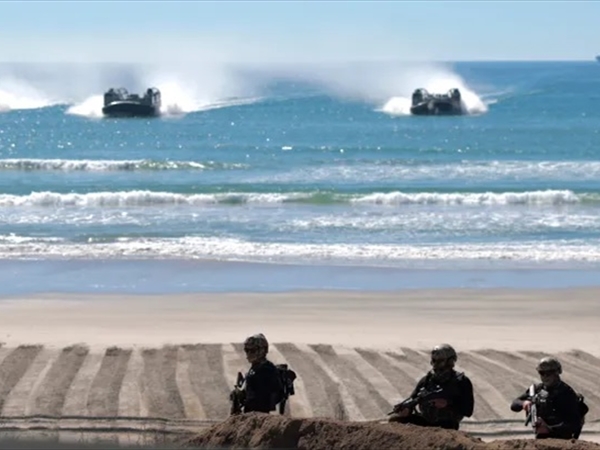 قشم وخارك: «فكّا الكماشة» فوق هرمز.. هل ينجح سيناريو «التدويل» أم يشتعل فتيل الانفجار الكبير؟