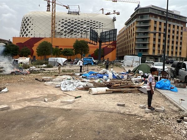بعدما تم نقل النازحين إلى خيم جديدة في منطقة البيال.. [...]