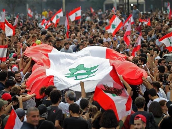 حيلة اللبنانيين في البقاء