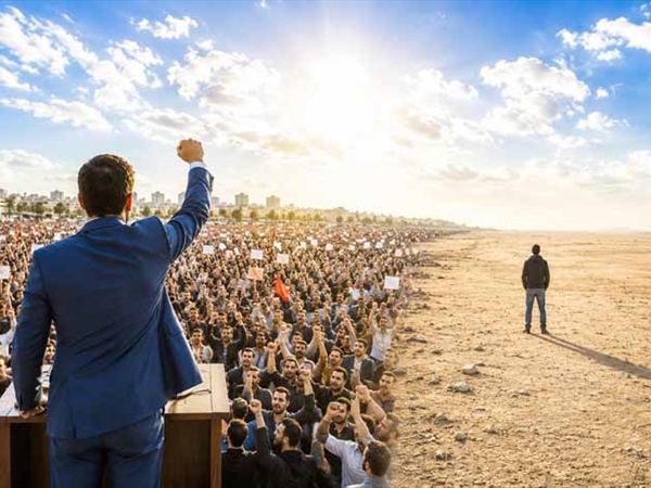 بين الثورة والخيبة: لماذا تفشل الجماهير في صناعة التغيير؟