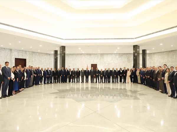 عون: آمل انتهاء معاناة اللبنانيين ووضع لبنان على السكة الصحيحة