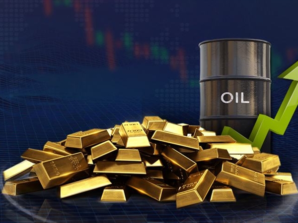 ارتفاع سعر الذهب وتراجع سعر النفط