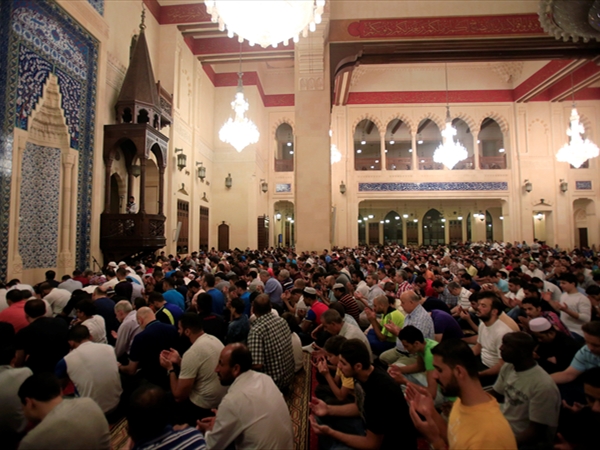 خطباء الجمعة ثمَّنوا مواقف المفتي دريان بإقرار قانون العفو العام