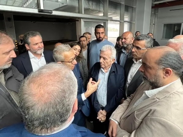 وزيرا الزراعة والاقتصاد يتفقَّدان سوق الخضار المركزي في بيروت
